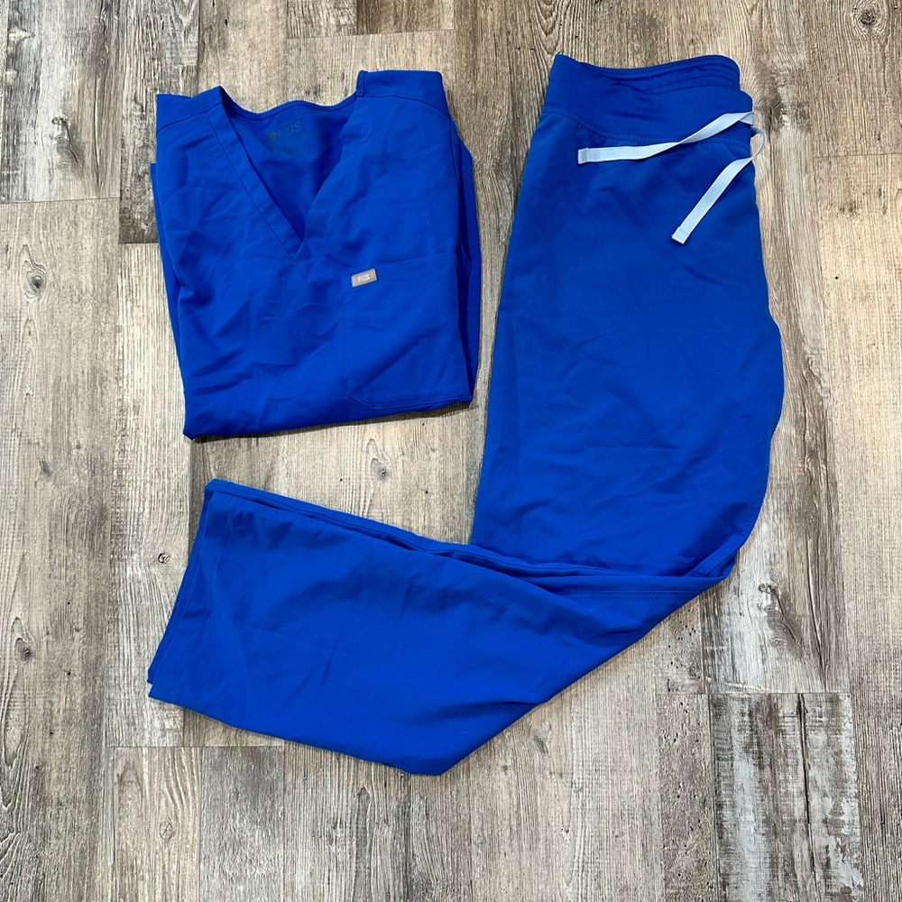 FIGS Scrubs set- Royal Blue (MEDIUM)